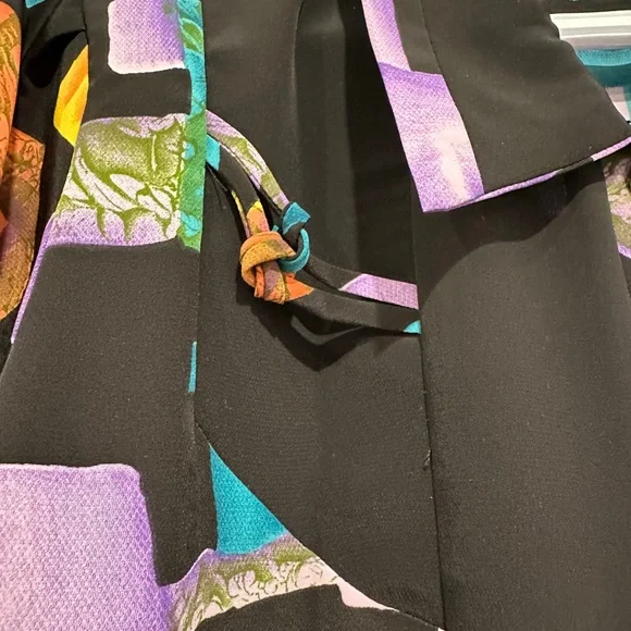 Multicolor Geometric Pattern Women's Button Shirt - Picture 2 of 5